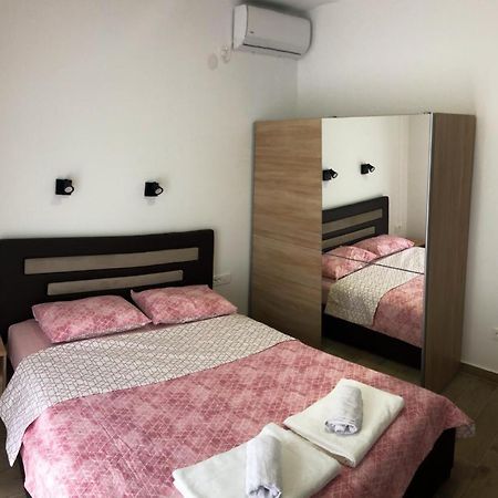 Apartmani Cupara Tivat Bagian luar foto