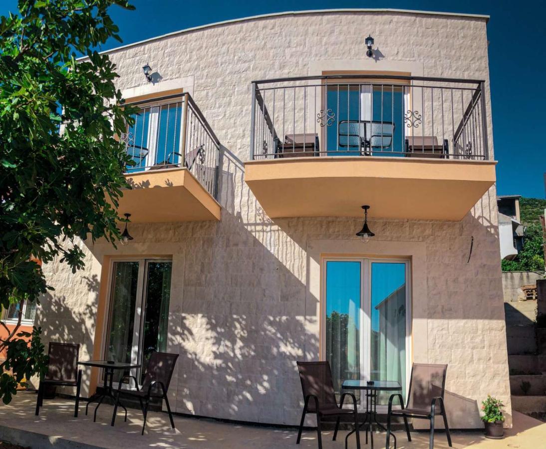 Apartmani Cupara Tivat Bagian luar foto