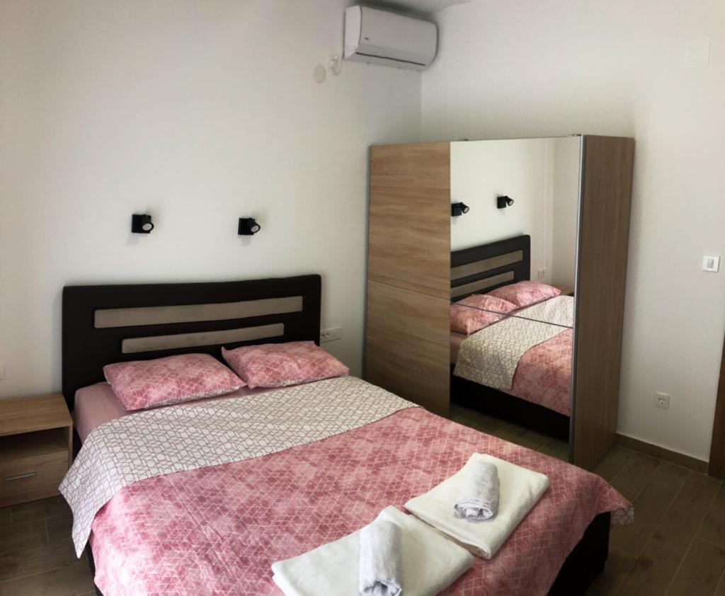 Apartmani Cupara Tivat Bagian luar foto